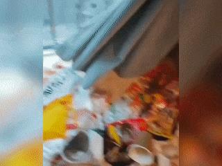 DƬ